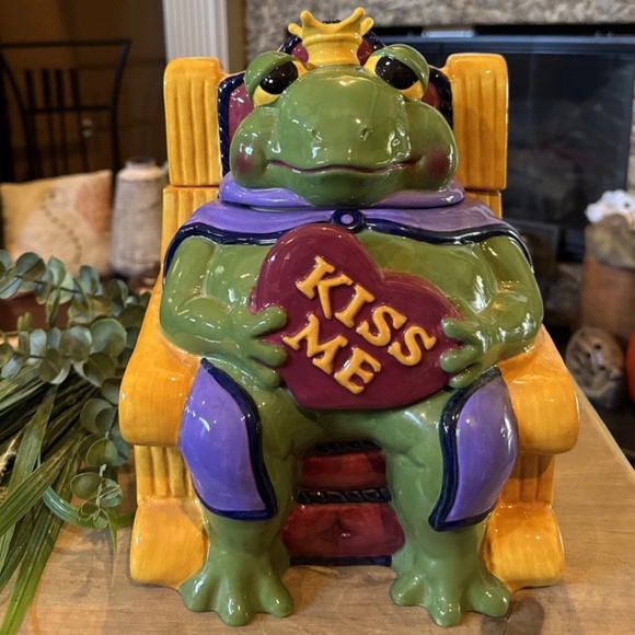 1999 Clay Art Prince Kiss Me Frog Cookie Jar With Box .  10 x 8 Inches. - Picture 1 of 9